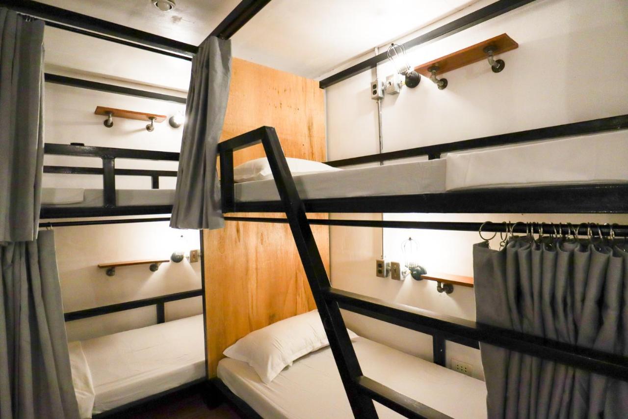 Ocean Breeze Hostel By Daily Sweet Moalboal Extérieur photo