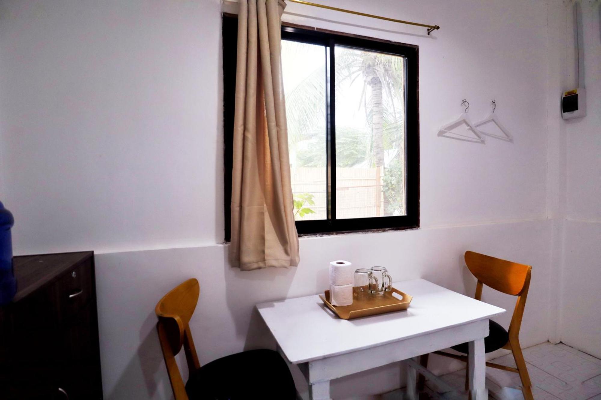 Ocean Breeze Hostel By Daily Sweet Moalboal Extérieur photo
