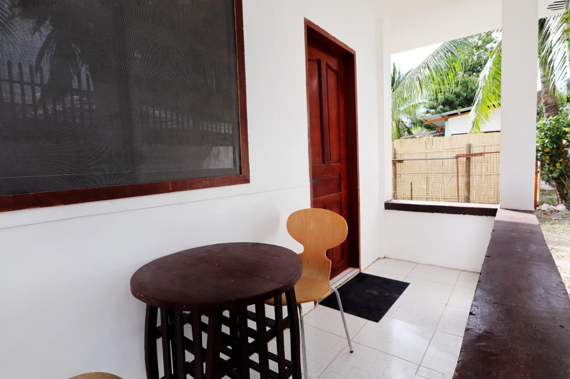 Ocean Breeze Hostel By Daily Sweet Moalboal Extérieur photo
