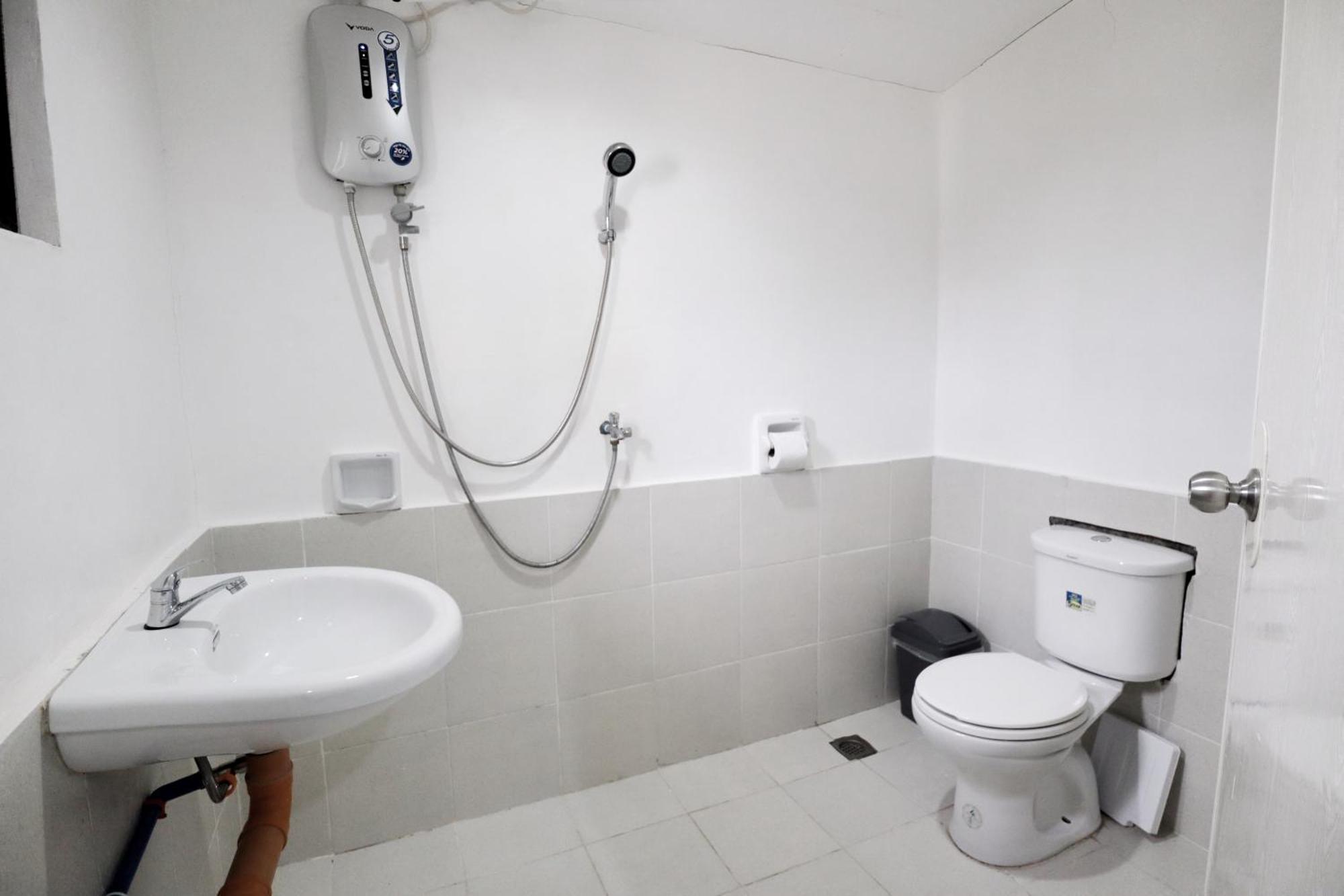 Ocean Breeze Hostel By Daily Sweet Moalboal Extérieur photo