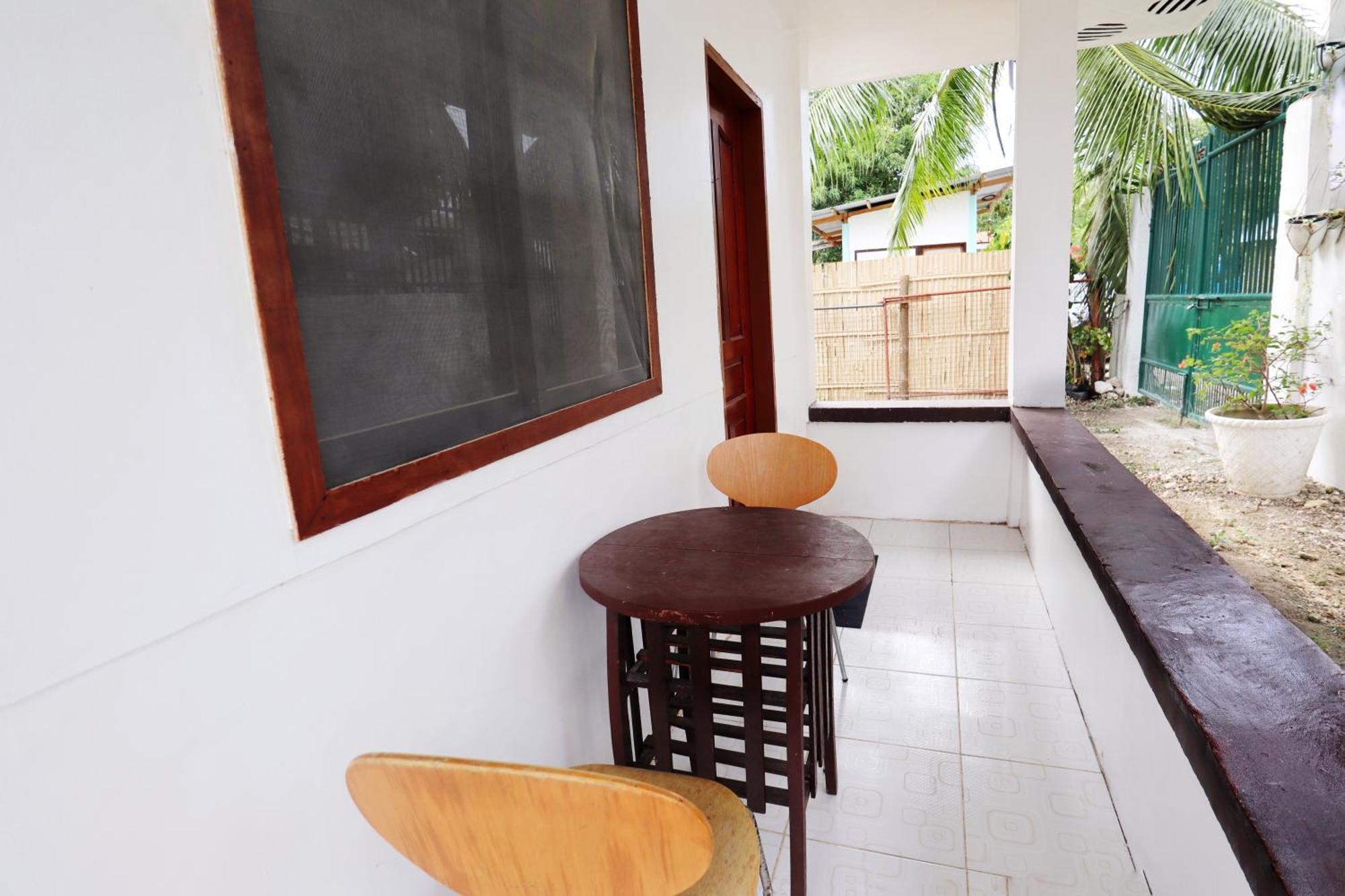 Ocean Breeze Hostel By Daily Sweet Moalboal Extérieur photo