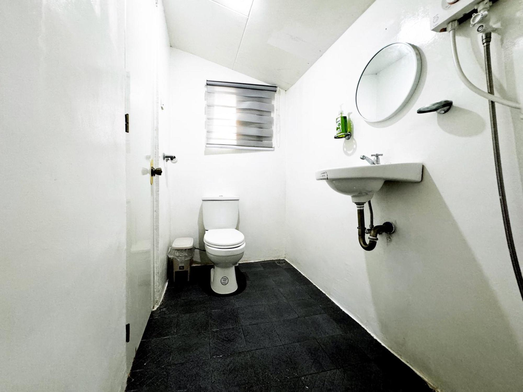 Ocean Breeze Hostel By Daily Sweet Moalboal Extérieur photo
